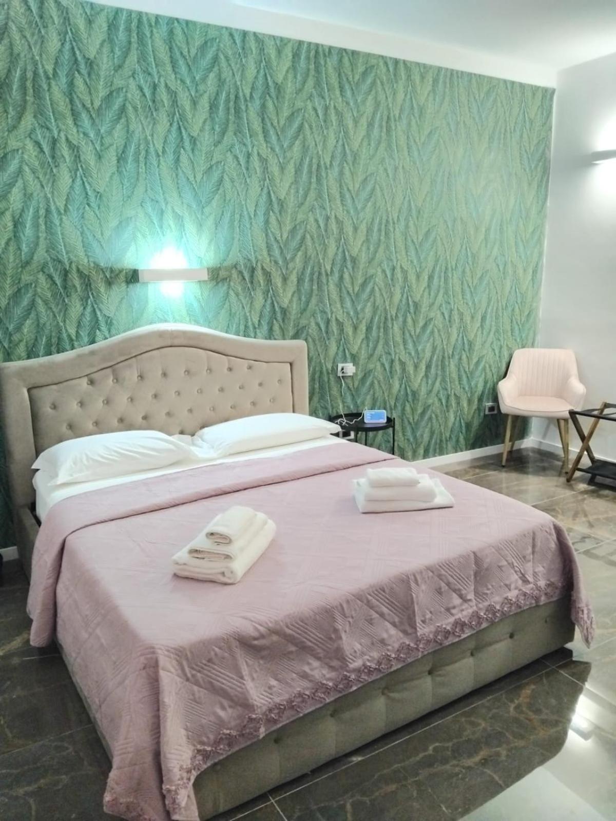 Residenza Angioina * Naples